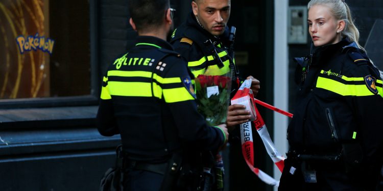 الشرطة الهولندية تعتقل اللاعب المغربي “إحتارين” وتهمة ثقيلة تطارده