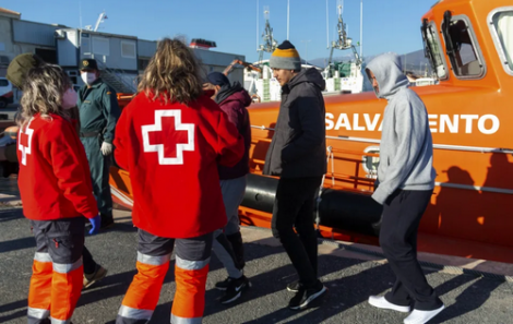 نزيف الهجرة مستمر.. البحرية الإسبانية تتدخل لإنقاذ 5 مهاجرين ابحروا من سواحل الريف