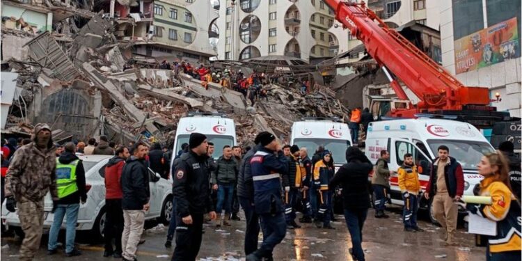 زلزال تركيا.. تسجيل أول حالة وفاة في صفوف المواطنين المغاربة